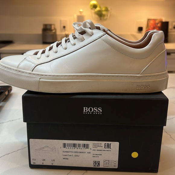 HUGO BOSS Low Cut white sneakers 39/9 LIKE NEW - Picture 3 of 6